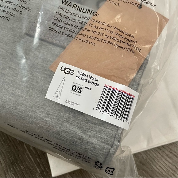 Telfar fleece small bag ( open to trade different colors!!) - Picture 4 of 5